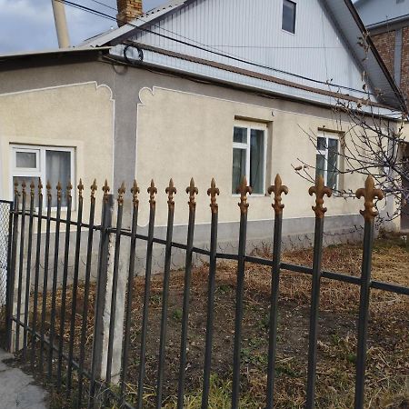 Guest House Sono Adress Derbisheva 202 Karakol Exterior photo