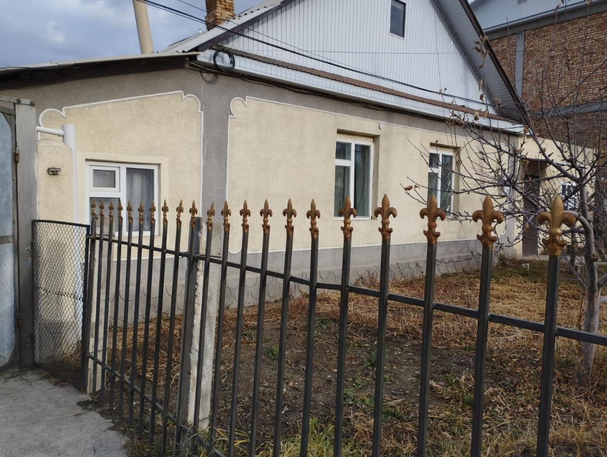Guest House Sono Adress Derbisheva 202 Karakol Exterior photo